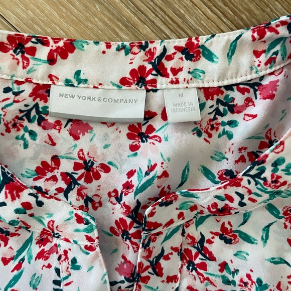 Floral Women’s Blouse - Picture 11 of 11